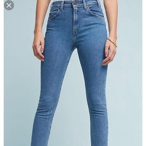 Levi’s 721 High Rise Skinny in Medium Wash